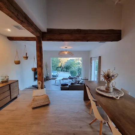 Thais Villa *