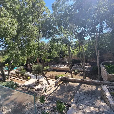 Villa Thais